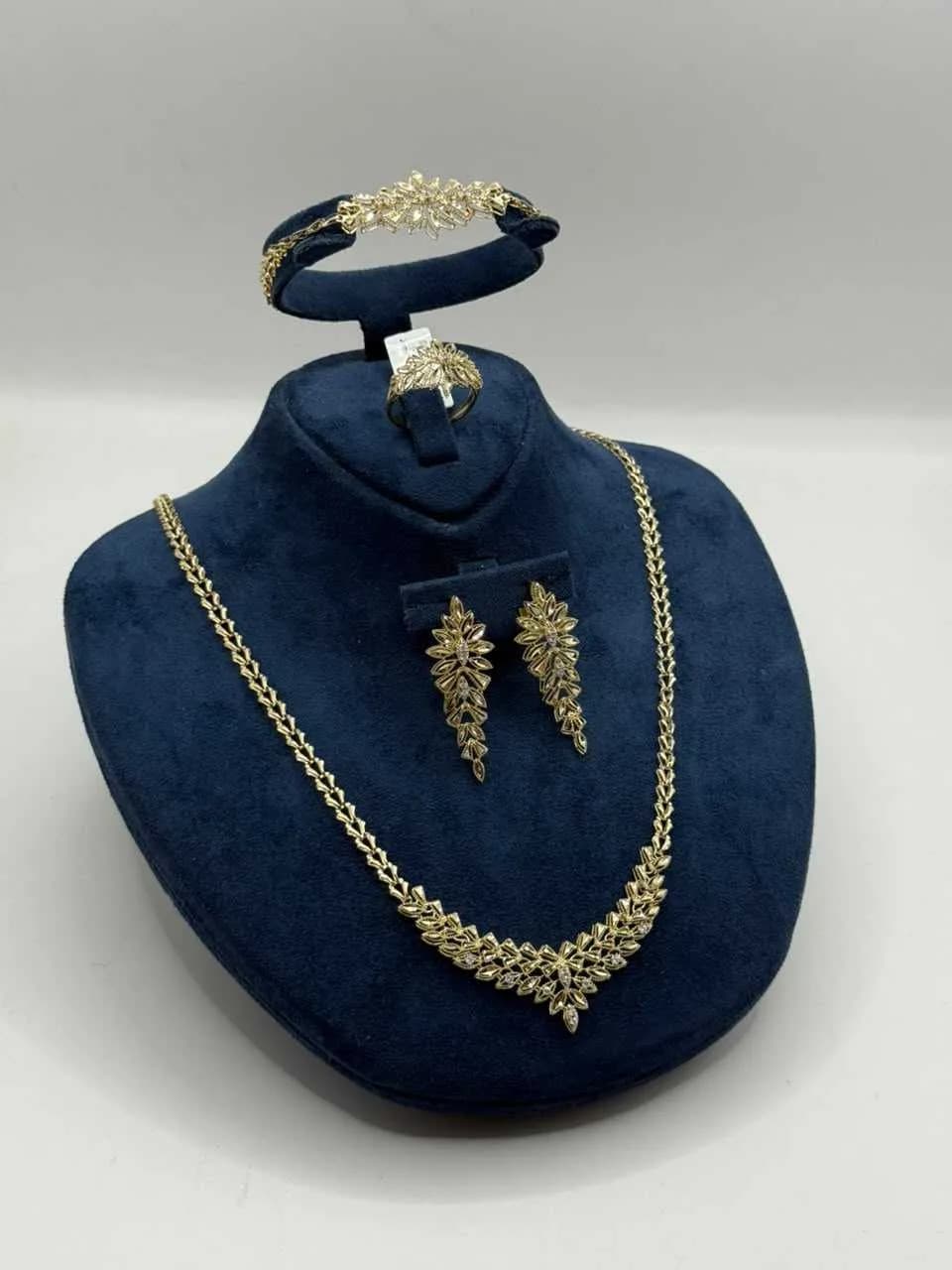 585 əyar Toy Dəsti (015255)