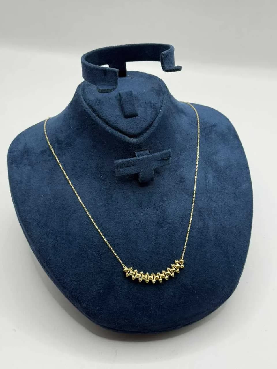 585 əyar Boyunbağılar (015250)