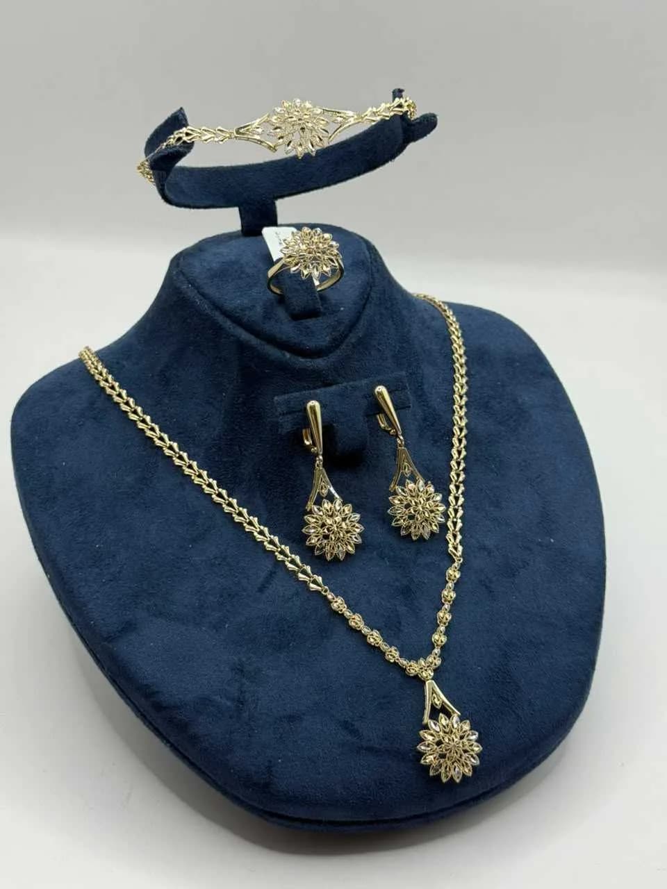 585 əyar Toy Dəsti (015254)